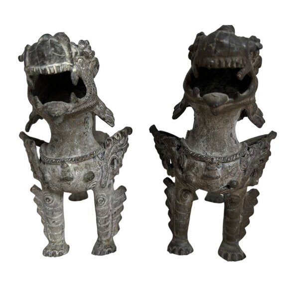 Nepalese Temple Guardian Lions Pair Of Vintage Chinese Statues - Picture 2 of 4